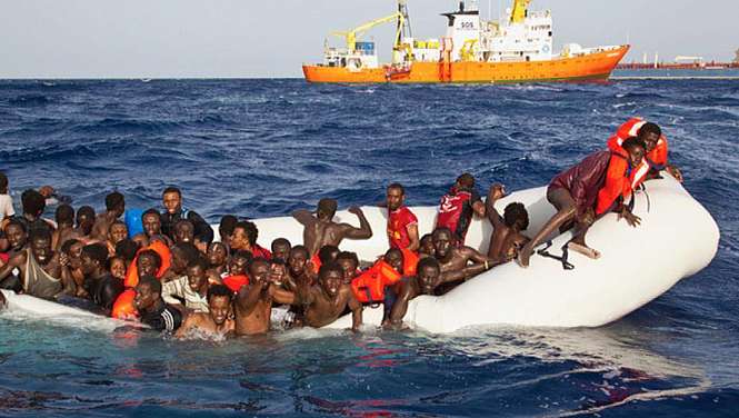 Migrants : plus de bateaux des ONG en eaux libyennes