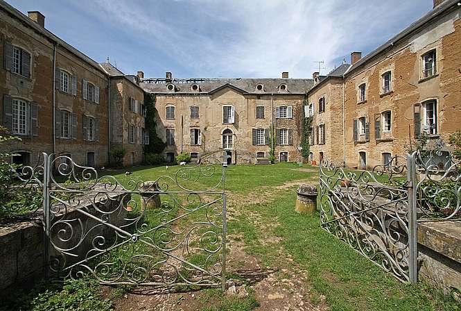 Patrimoine : et si vous adoptiez un château ?