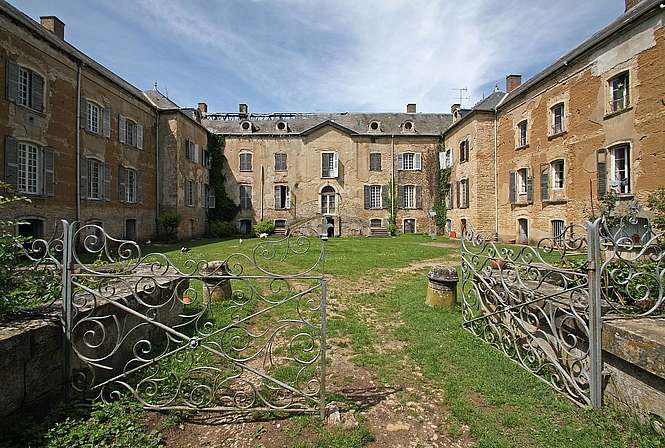 Patrimoine : et si vous adoptiez un château ?