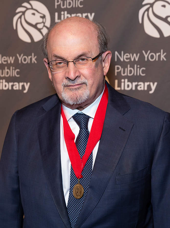Attentat contre Salman Rushdie : le silence retentissant des élites britanniques