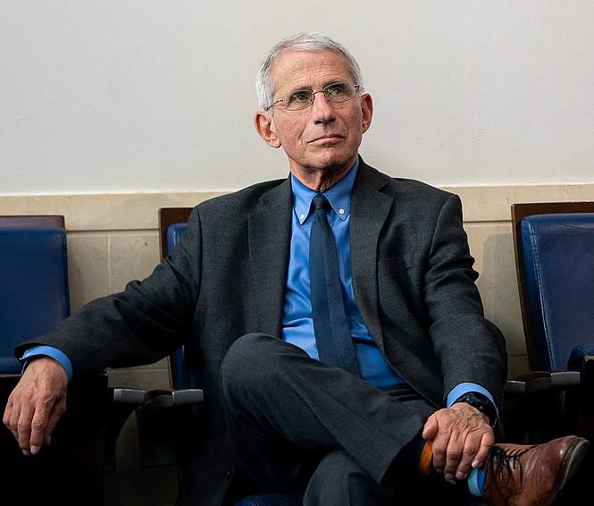 Le départ d'Anthony Fauci : contexte et controverses