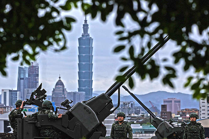 Taïwan : la réunification par la force avec la Chine est-elle inéluctable ?