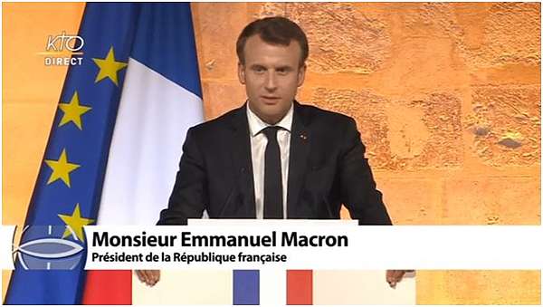 Le discours séduction de Macron aux catholiques 