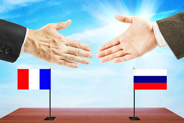 À Brégançon, un rendez-vous de « realpolitik » franco-russe 