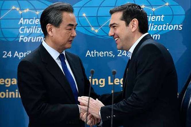 La Chine bâillonne l’Europe avec la Grèce